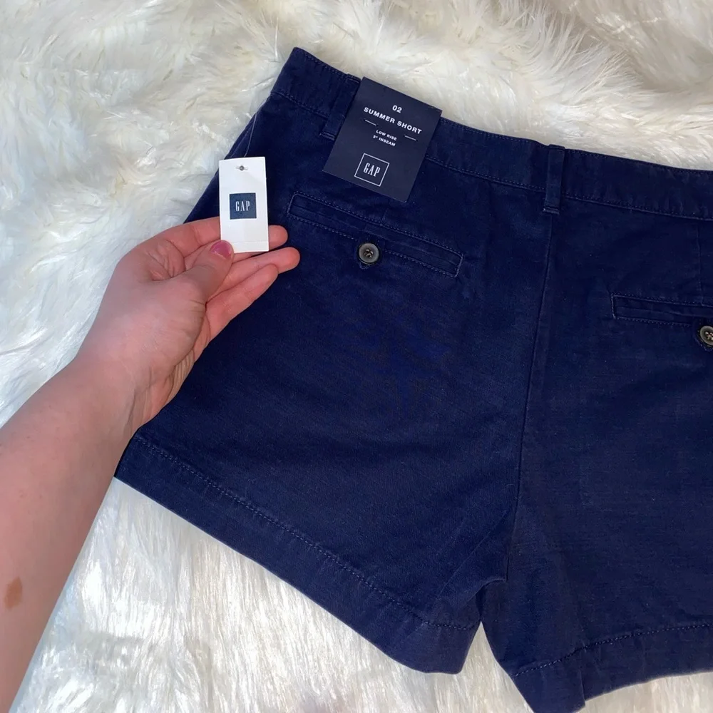 GAP new with tags size 2 R dark blue shorts